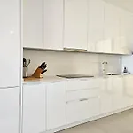 아파트 Modern 2 Bed Ground Floor Cortesin 카사레스