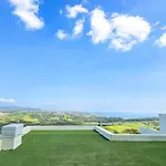 Modern 2 Bed Ground Floor Cortesin 아파트 *
