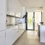 Modern 2 Bed Ground Floor Cortesin *