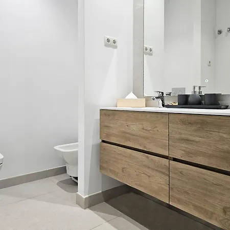 Modern 2 Bed Ground Floor Cortesin