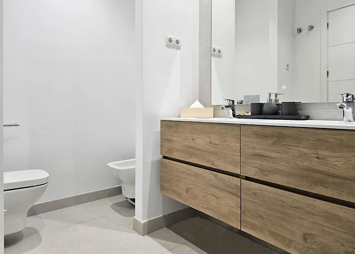 Modern 2 Bed Ground Floor Cortesin