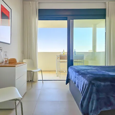 Apartment Modern 2 Bed Ground Floor Cortesin *