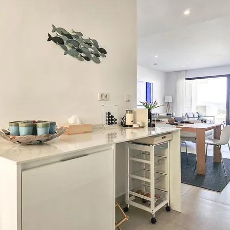 Apartment Modern 2 Bed Ground Floor Cortesin *