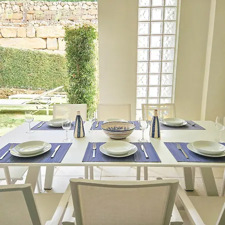 Apartment Modern 2 Bed Ground Floor Cortesin *