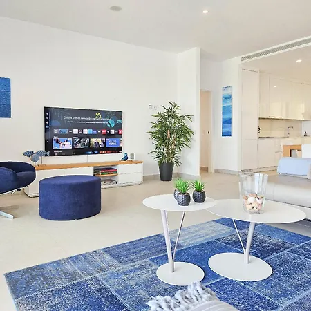 Modern 2 Bed Ground Floor Cortesin 公寓 卡萨雷斯