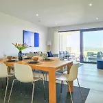 Apartment Modern 2 Bed Ground Floor Cortesin