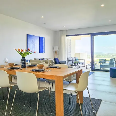 Apartment Modern 2 Bed Ground Floor Cortesin