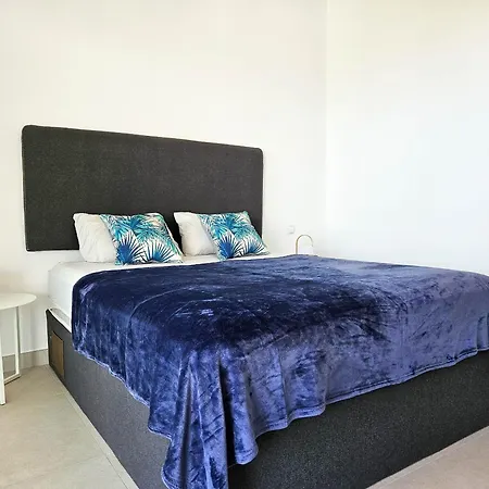 Modern 2 Bed Ground Floor Cortesin Casares