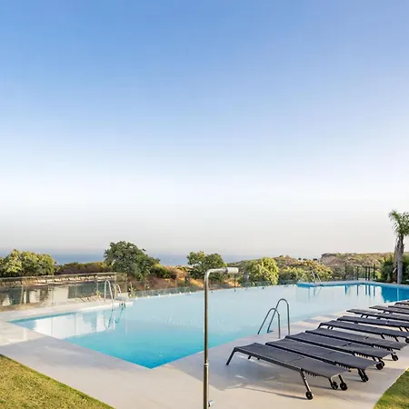 Modern 2 Bed Ground Floor Cortesin Apartment