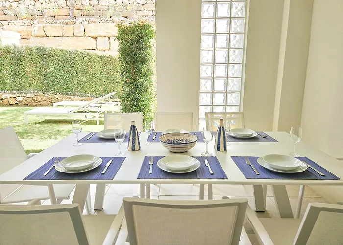 Apartment Modern 2 Bed Ground Floor Cortesin *