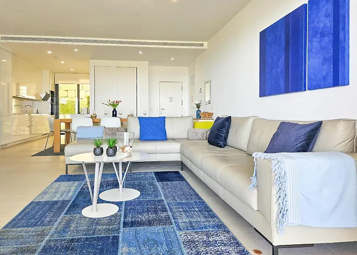 Modern 2 Bed Ground Floor Cortesin Casares